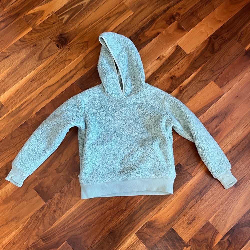 Athleta sharpa pullover with front pocket, USED